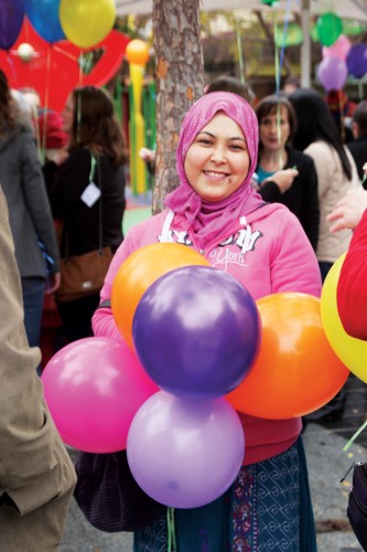 Tahira Zahir (pictured) holds coloured balloons as a symbol of community harmony in Bendigo last month. The synod’s Commission for Mission organised the rally in response to the anti-Islamic sentiments expressed by some in the regional city regarding the building of a mosque.